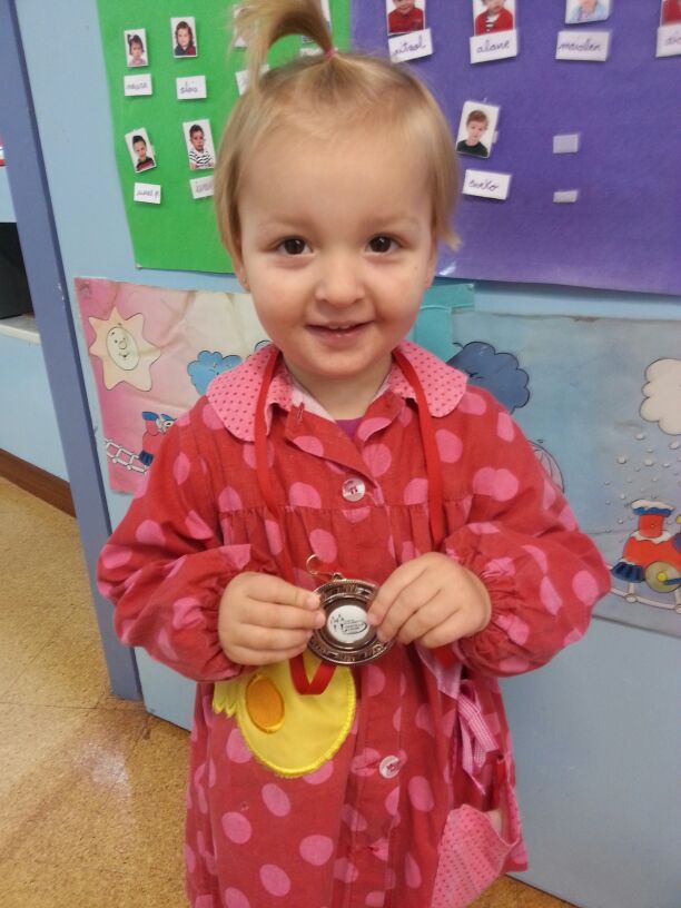 2 urteko Aiala dominarekin