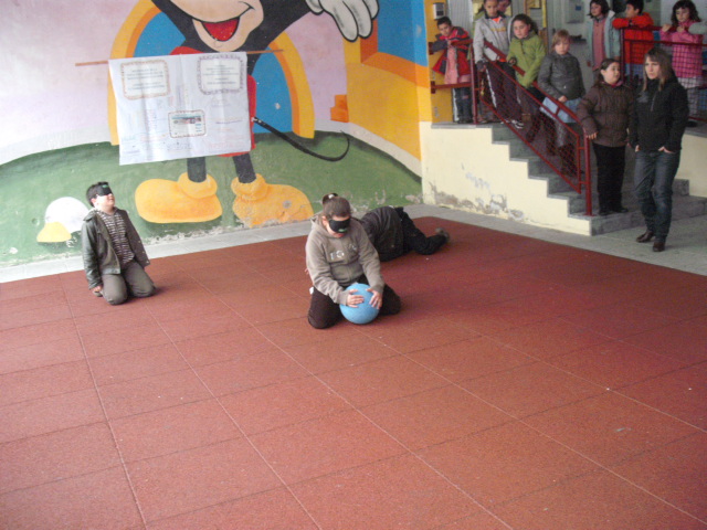 Jugamos a goalball.