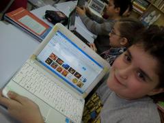 5th course children look for information about Halloween